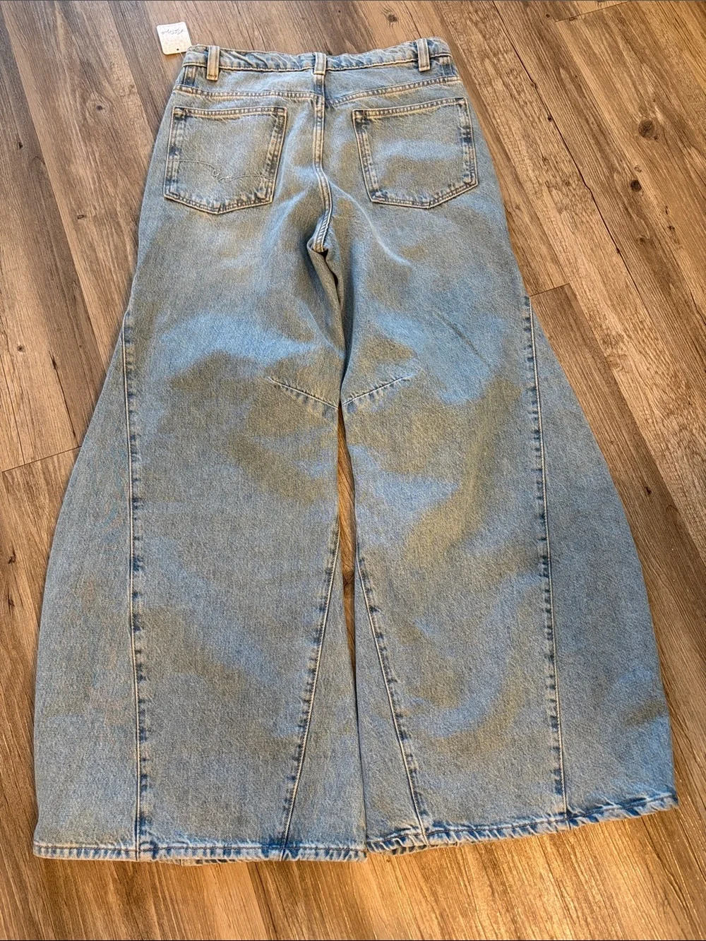 We The Free Eden Slouchy Flare Jeans Size 27 NWT Fast Forward